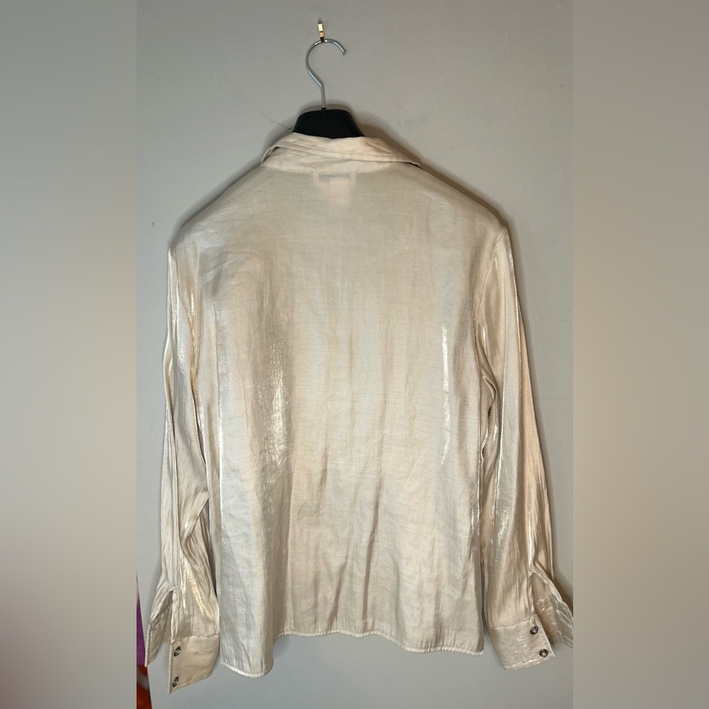 ✌️4 for $20✌️ Shimmery satiny Puli blouse - Picture 12 of 14